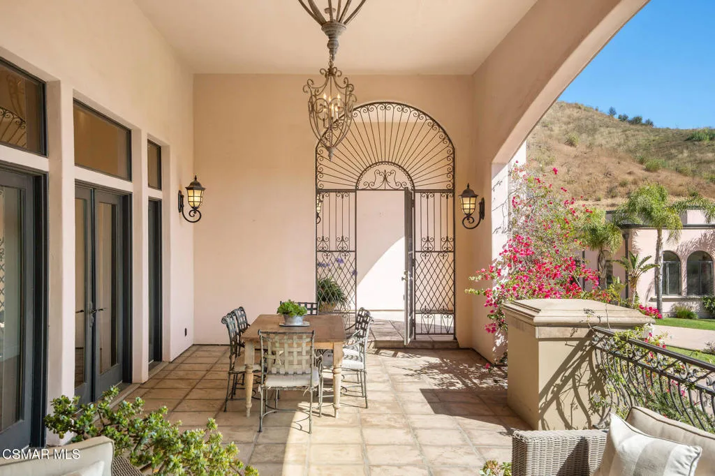 6934 Solano Verde Drive, Somis, California 93066 home-pic-4